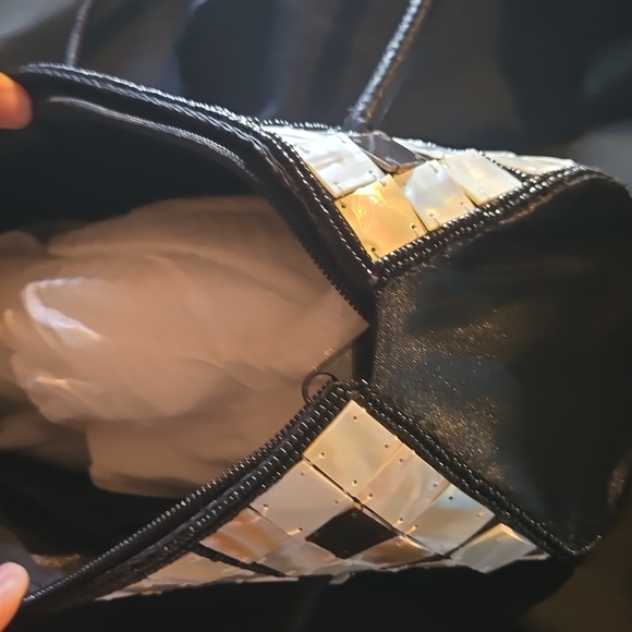 Purse - Picture 3 of 4